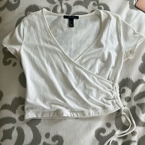 Cropped v-neck white tee side tie